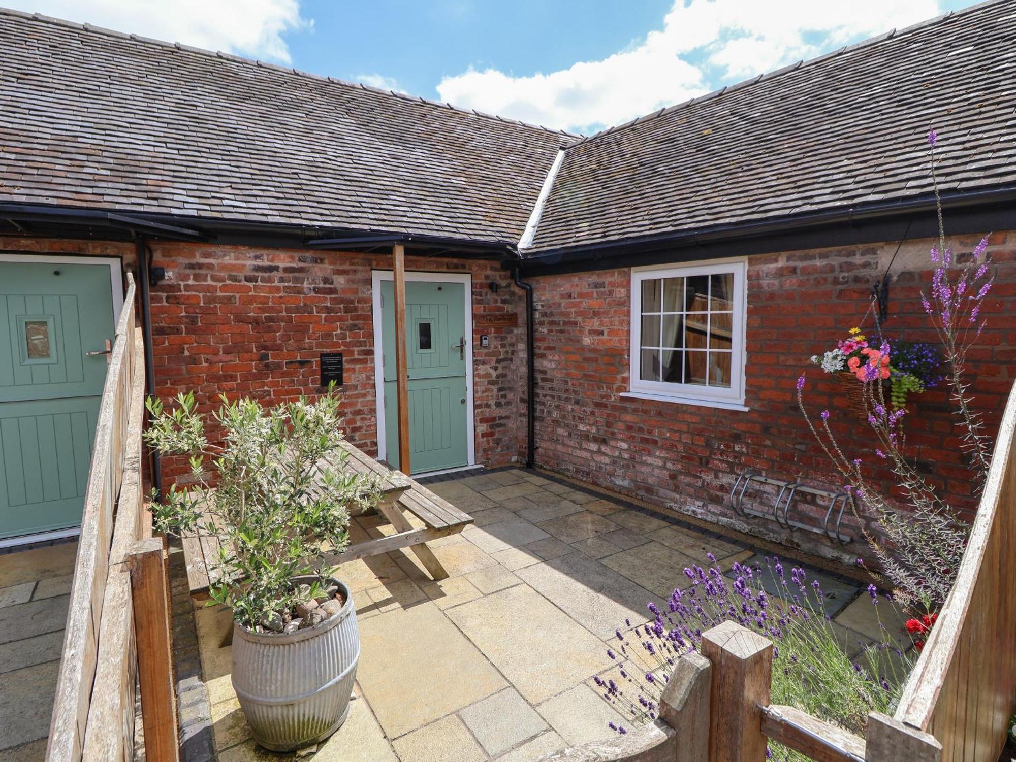 The Parlour Villa Chester Exterior photo